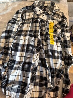 GAP Black and White Plaid Button-Front Flannel Shirt